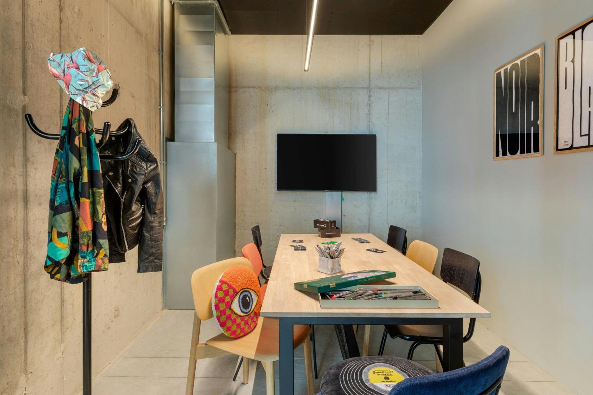 Moxy Antwerp Hotell Exteriör bild