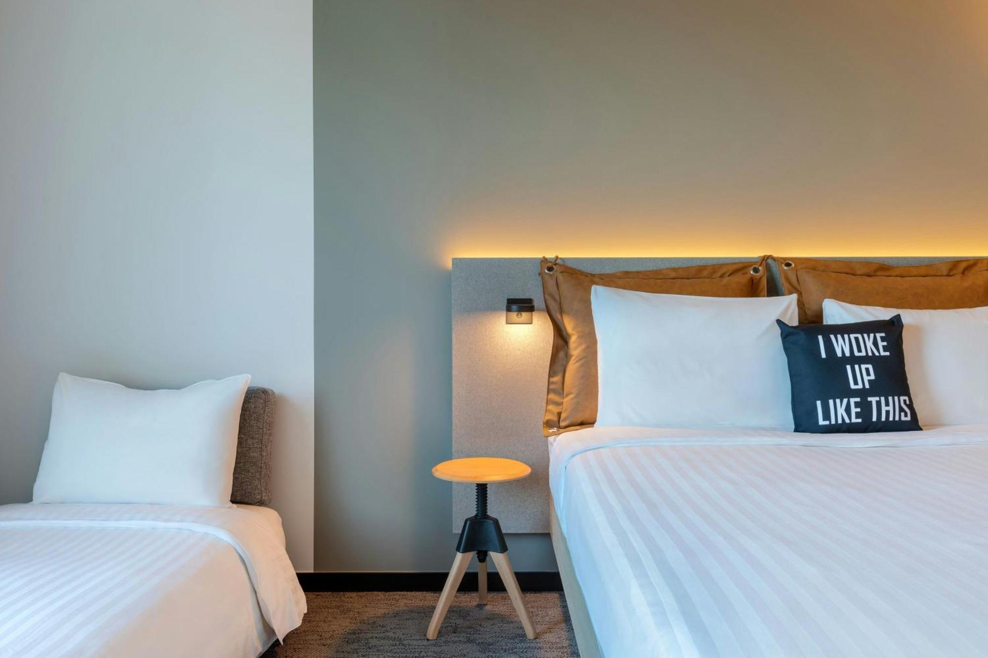 Moxy Antwerp Hotell Exteriör bild