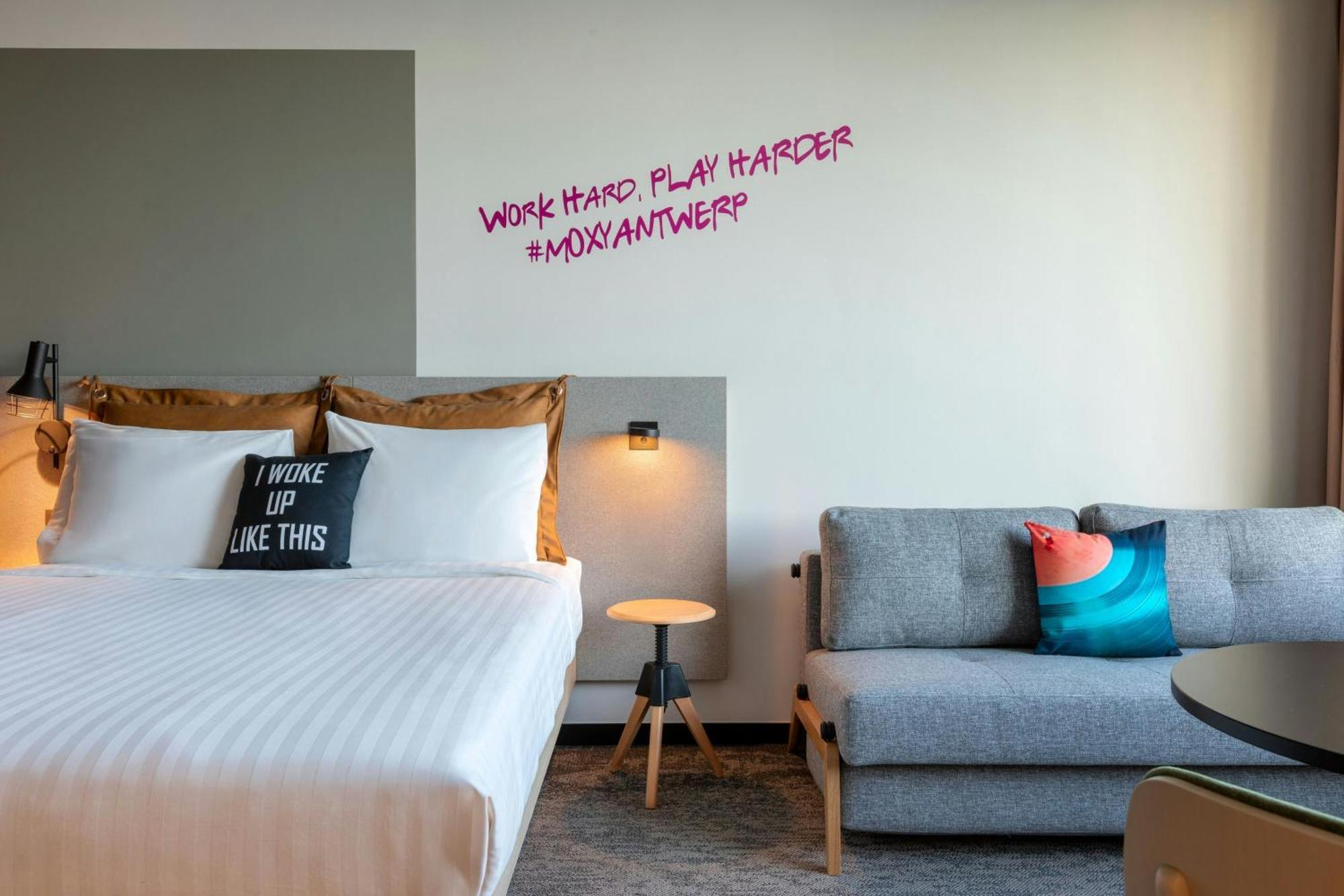 Moxy Antwerp Hotell Exteriör bild