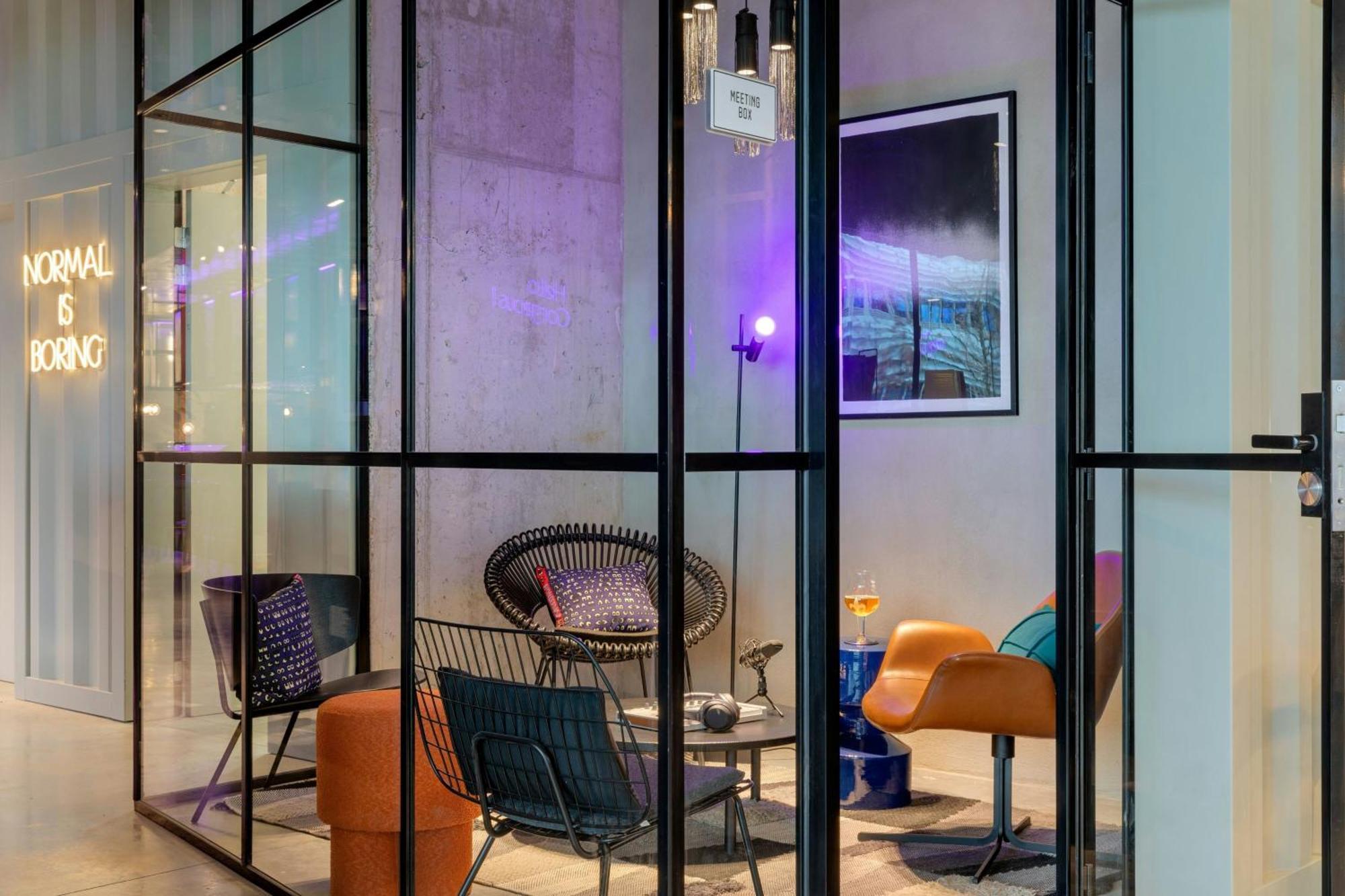 Moxy Antwerp Hotell Exteriör bild