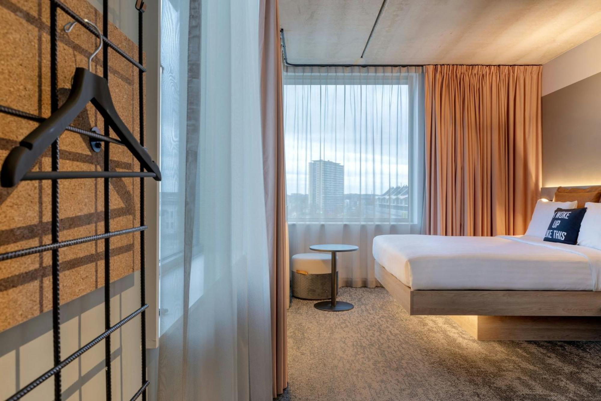 Moxy Antwerp Hotell Exteriör bild