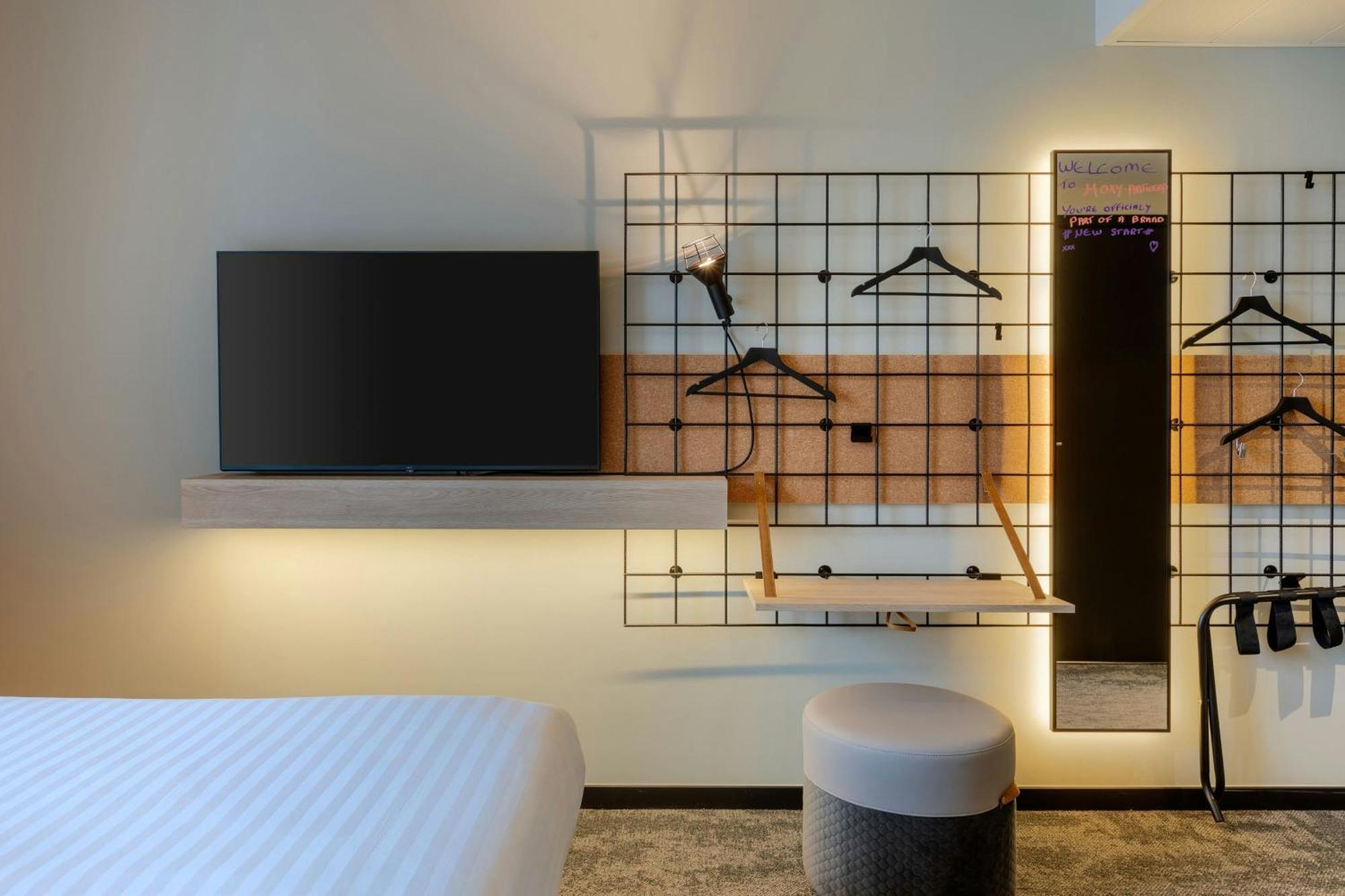 Moxy Antwerp Hotell Exteriör bild