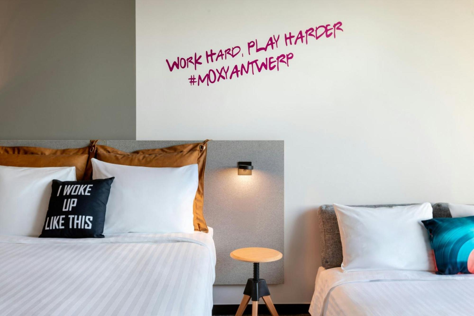 Moxy Antwerp Hotell Exteriör bild