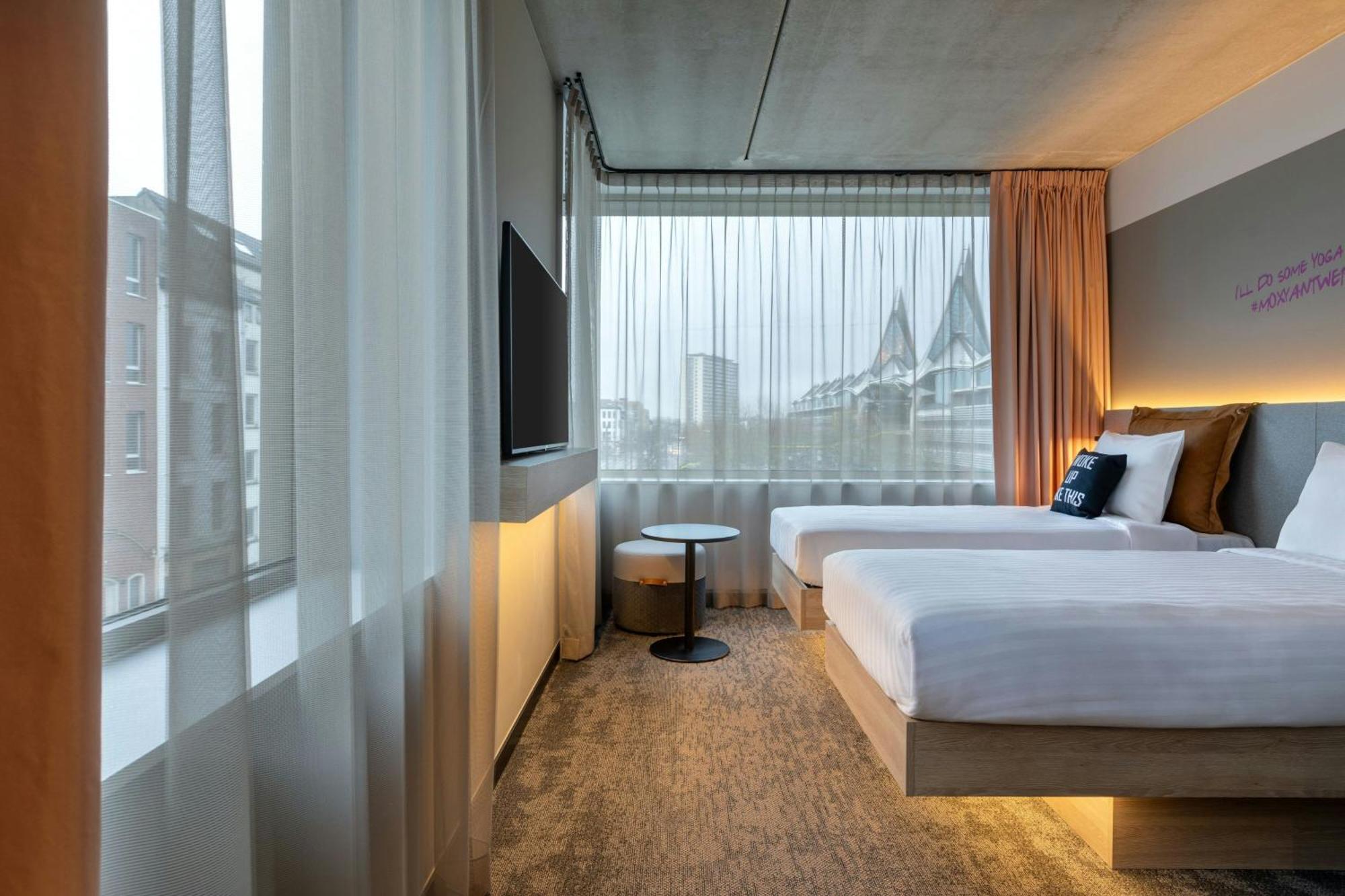 Moxy Antwerp Hotell Exteriör bild