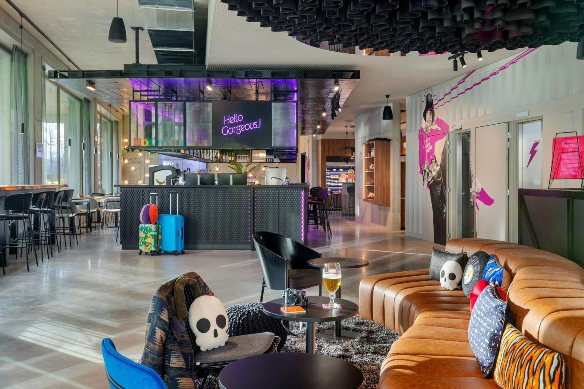Moxy Antwerp Hotell Exteriör bild