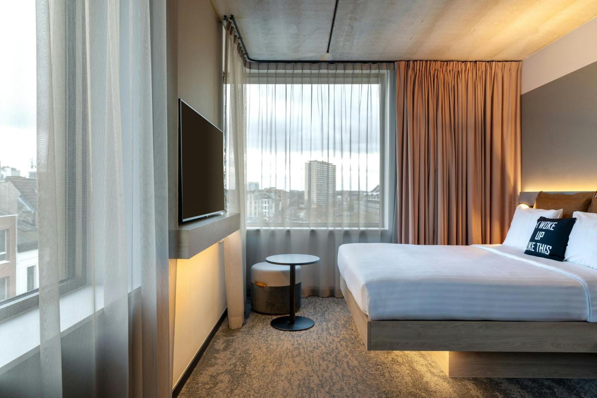 Moxy Antwerp Hotell Exteriör bild