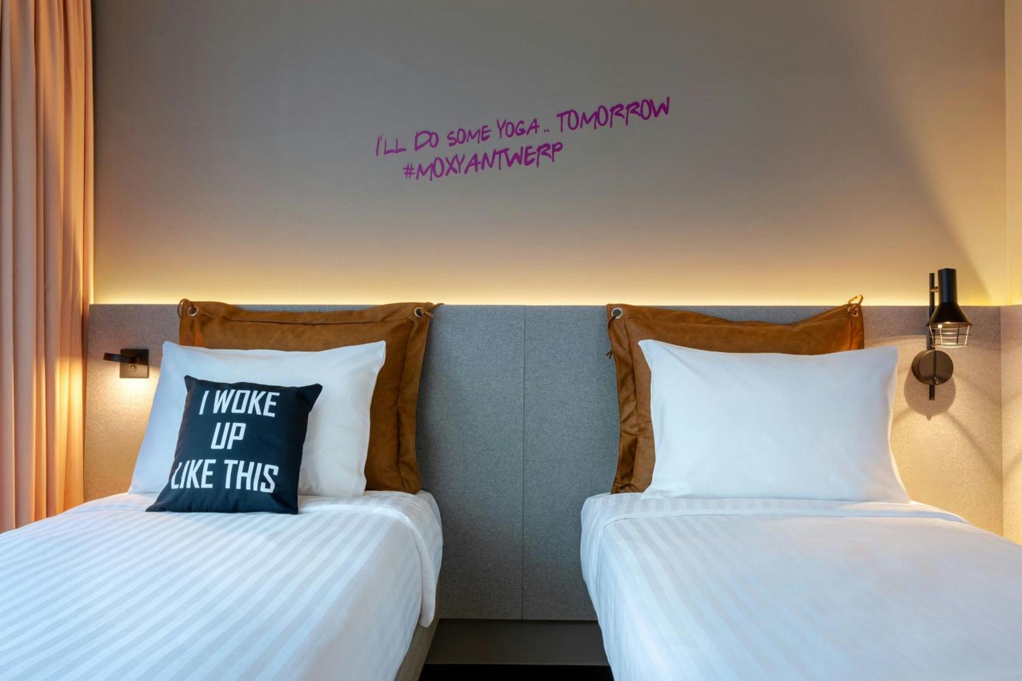 Moxy Antwerp Hotell Exteriör bild