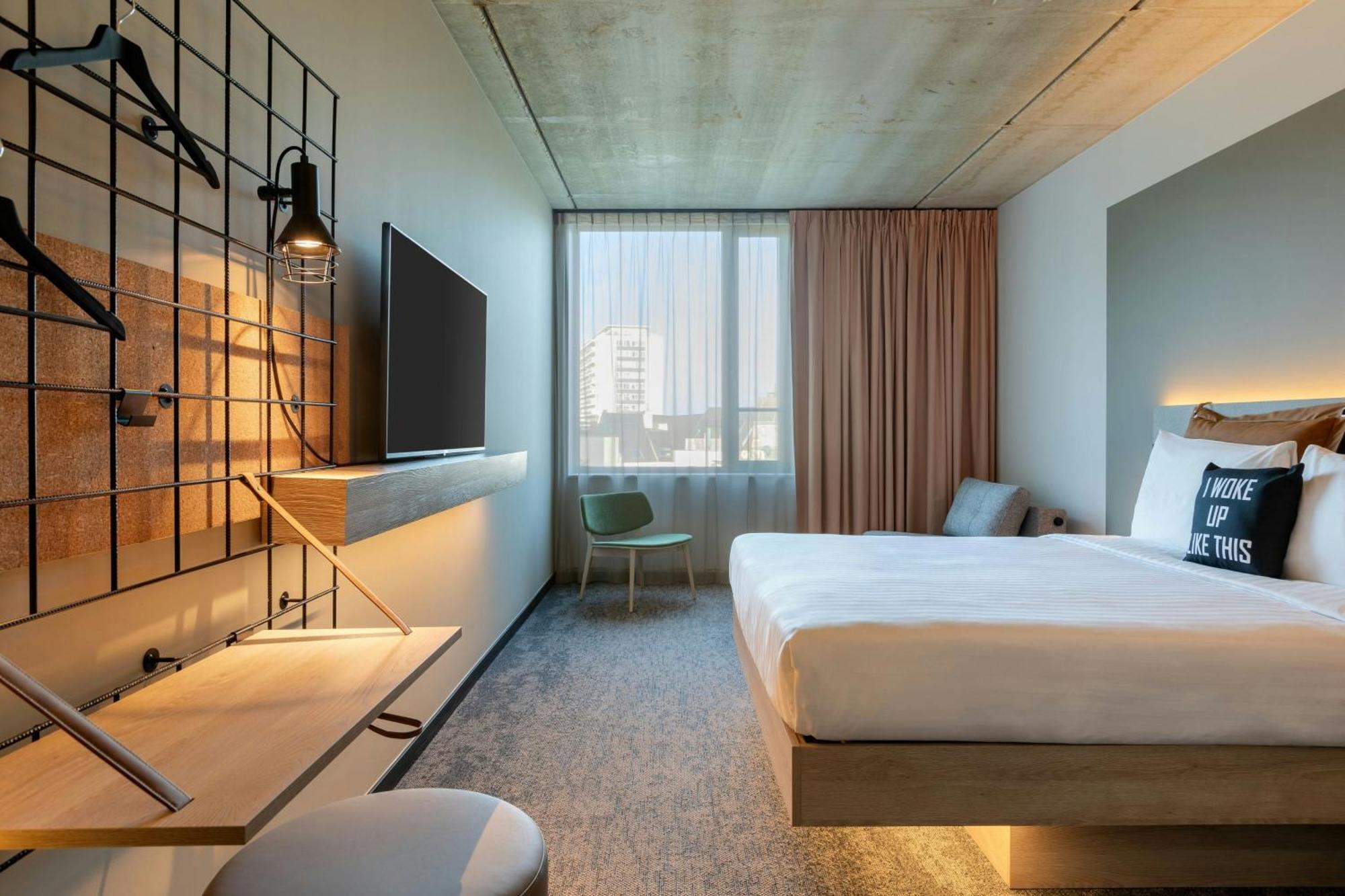 Moxy Antwerp Hotell Exteriör bild