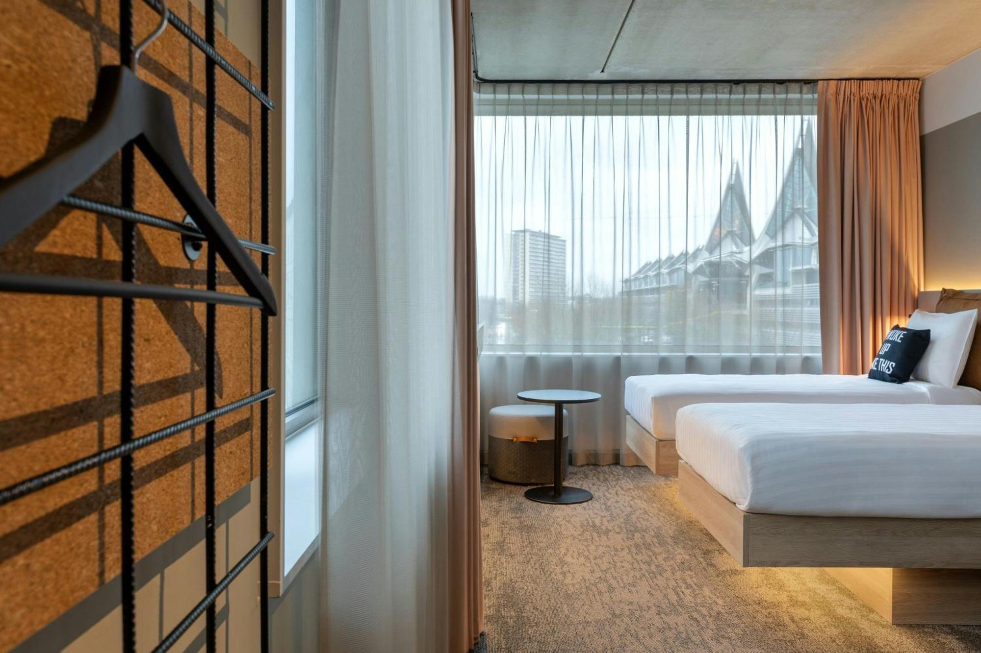 Moxy Antwerp Hotell Exteriör bild