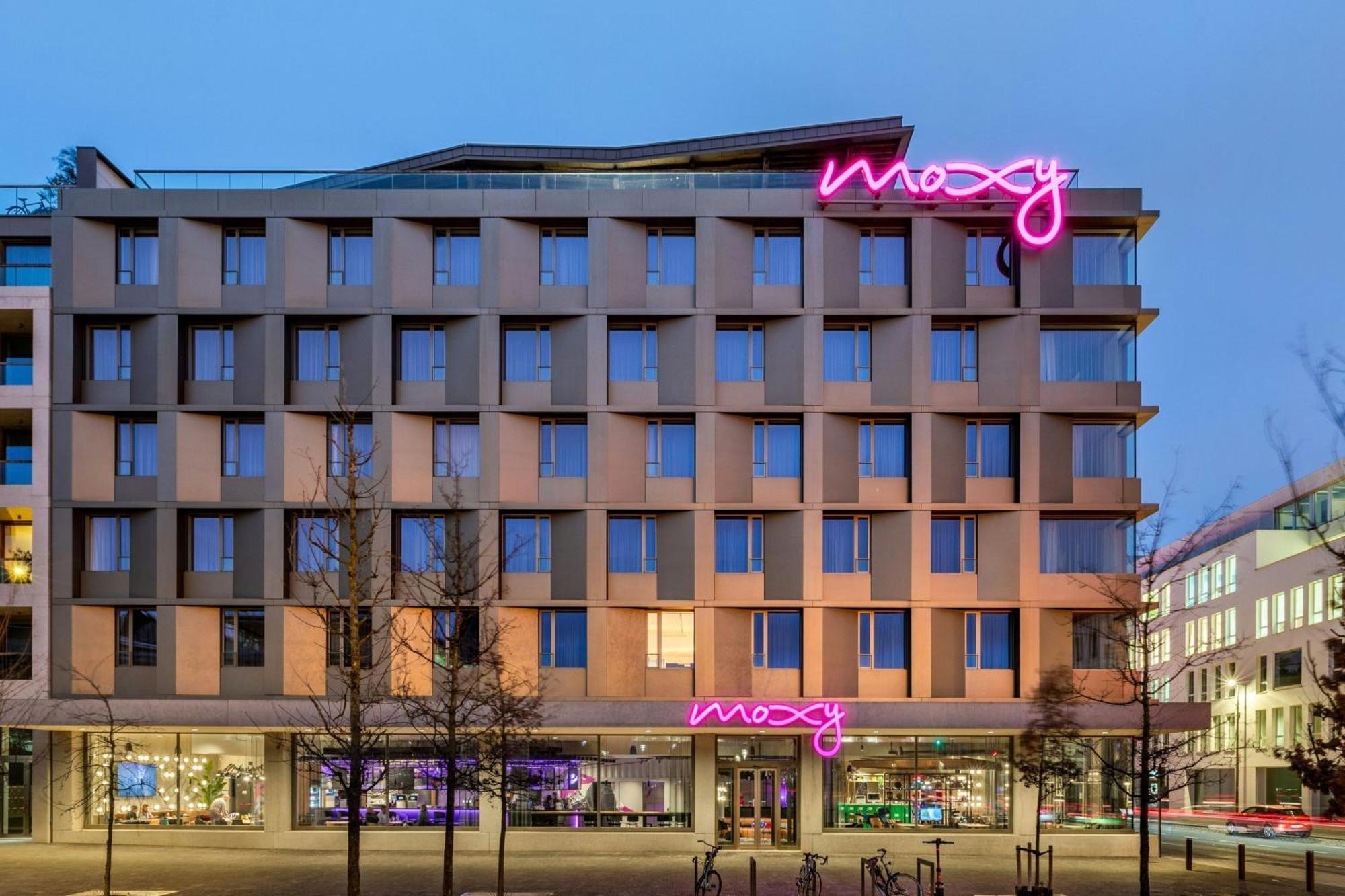 Moxy Antwerp Hotell Exteriör bild